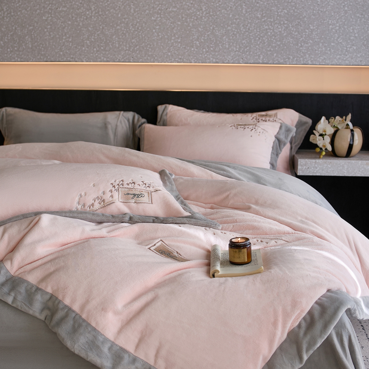 91家纺网 家纺一手货源 找家纺 （总）瑞雪家居 2025新款270g全消光牛奶绒四件套-卡曼缪斯