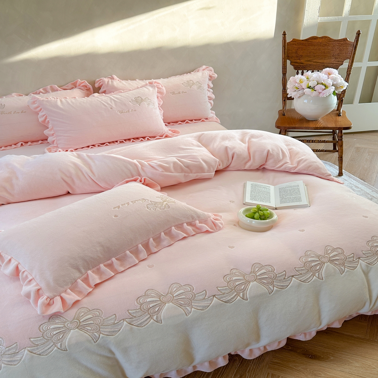 91家纺网 家纺一手货源 找家纺 （总）可以家居 2025新款高克重全消光超细旦奶芙云绒四件套-玛利亚系列-莫妮卡