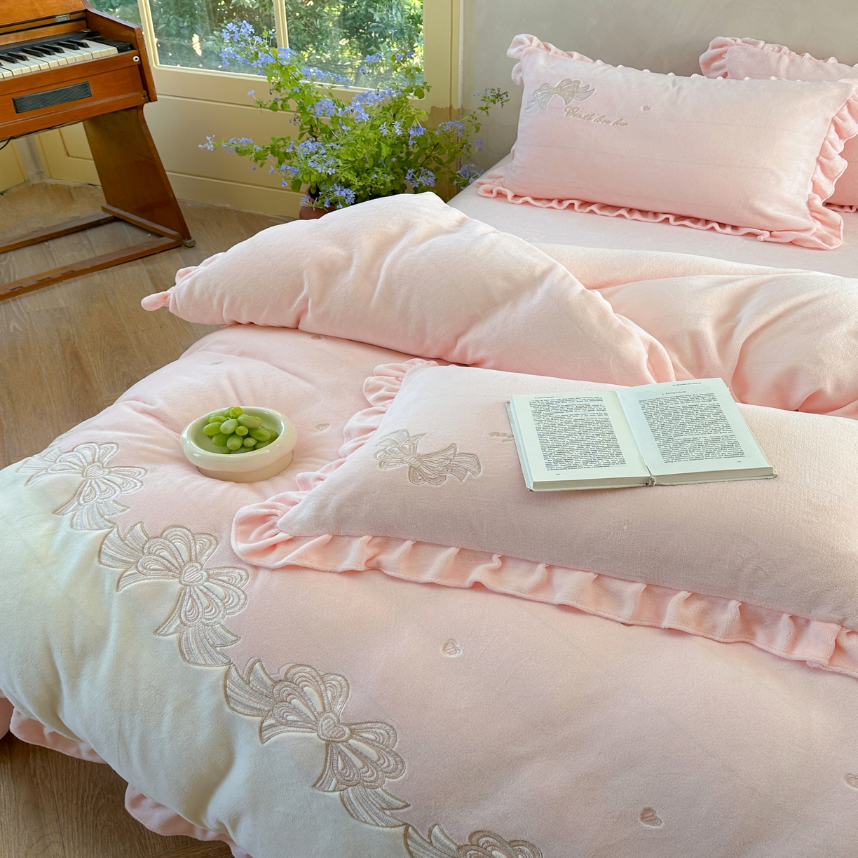 91家纺网 家纺一手货源 找家纺 （总）可以家居 2025新款高克重全消光超细旦奶芙云绒四件套-玛利亚系列-莫妮卡