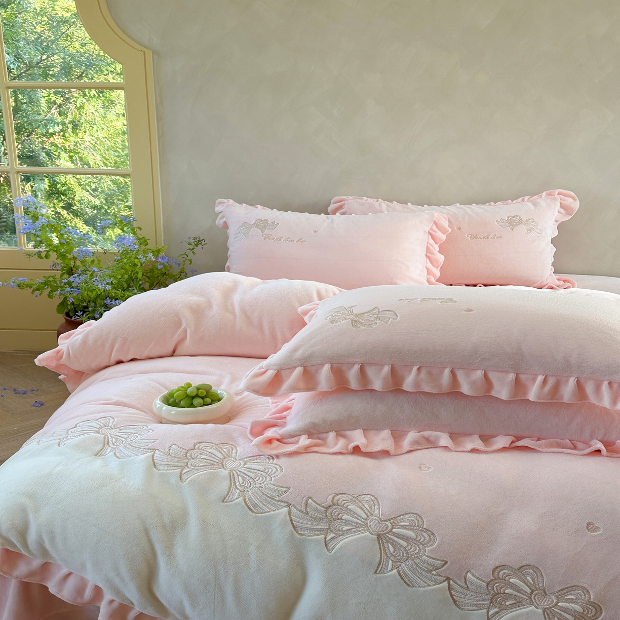 91家纺网 家纺一手货源 找家纺 （总）可以家居 2025新款高克重全消光超细旦奶芙云绒四件套-玛利亚系列-莫妮卡