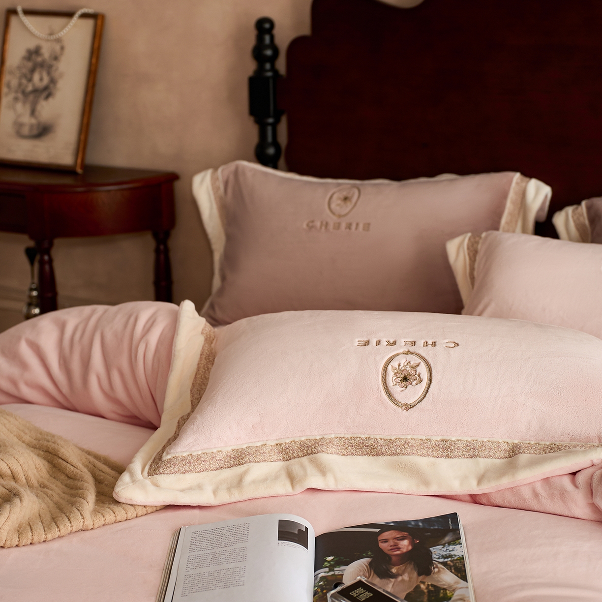 91家纺网 家纺一手货源 找家纺 （总）瑞雪家居 2025新款270g全消光牛奶绒四件套-克莱尔