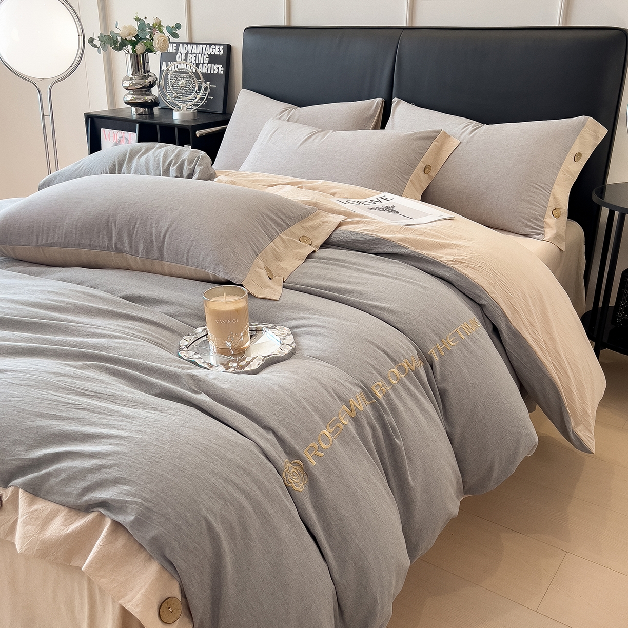 91家纺网 家纺一手货源 找家纺 芃成家纺 2025新款A类全棉色织水洗棉纽扣绣花四件套 纽扣款-浅灰拼卡其