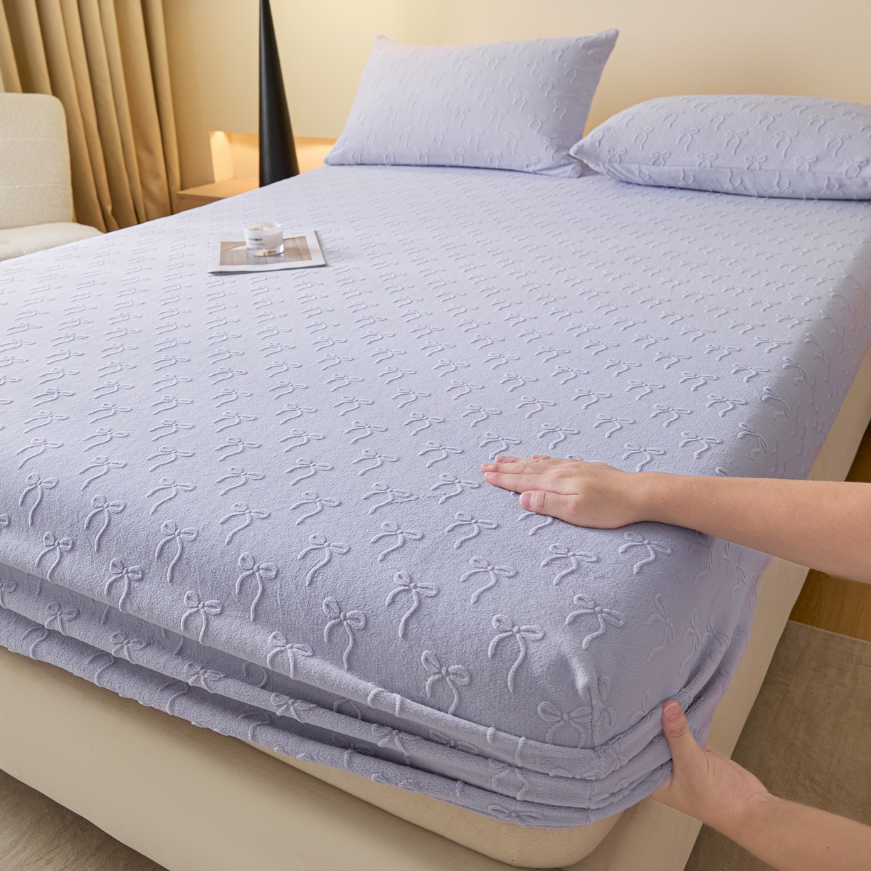 佳汐蓝家纺 2025新款秋冬高克重牛奶绒雕花床笠三件套 星梦蝶结（紫）