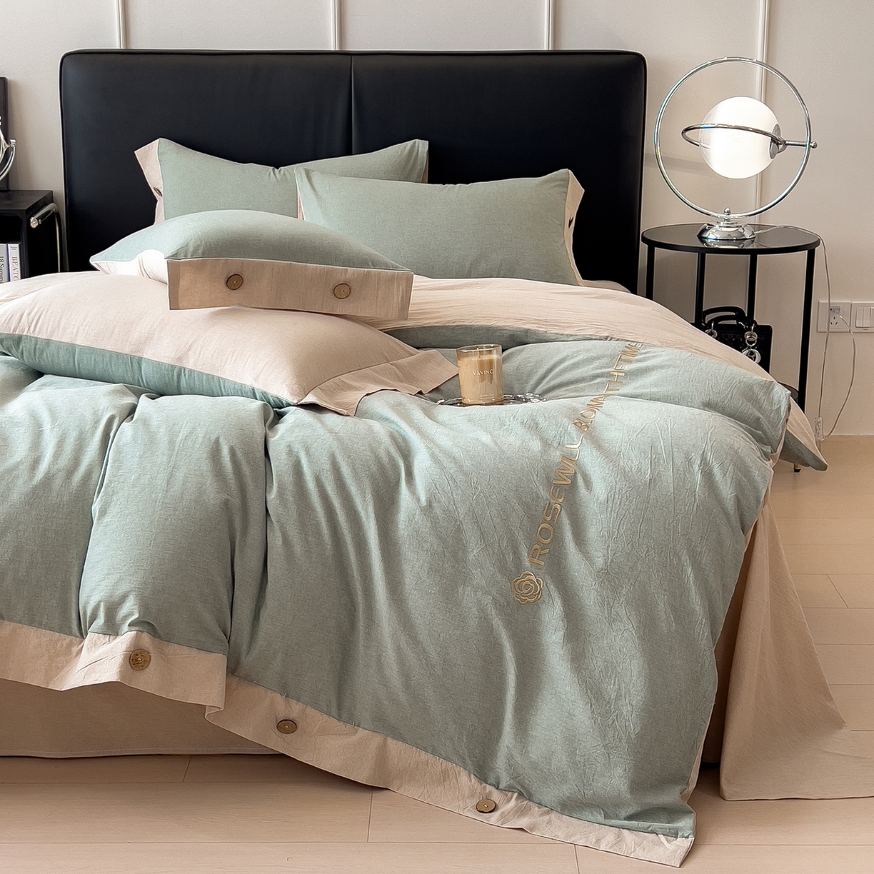 芃成家纺 2025新款A类全棉色织水洗棉纽扣绣花四件套 纽扣款-浅蓝拼卡其