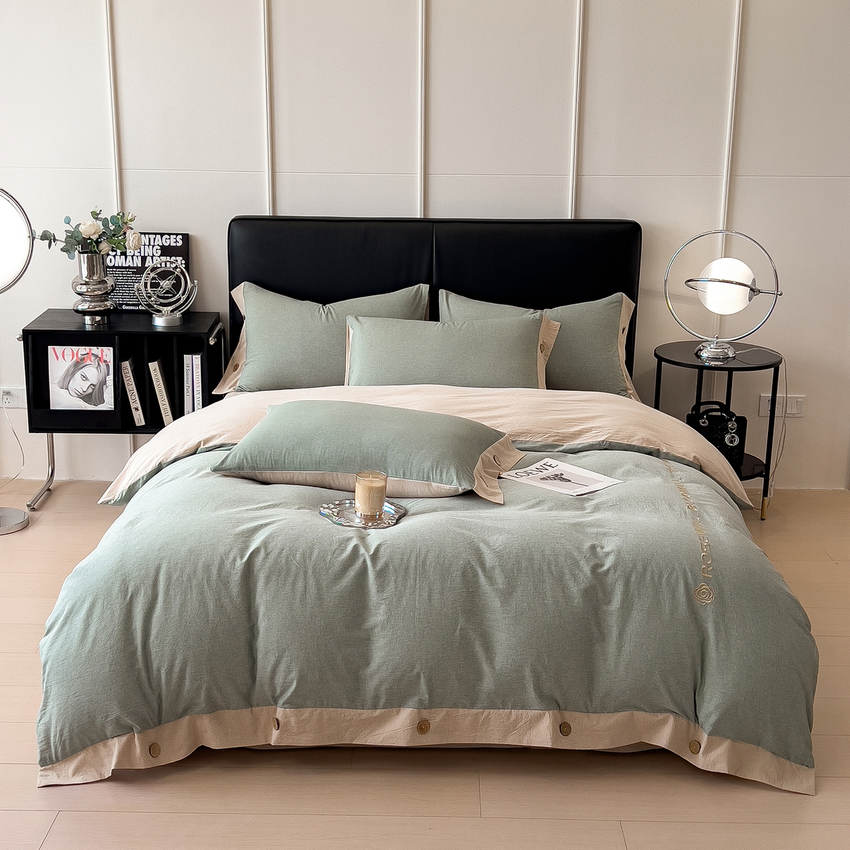 91家纺网 家纺一手货源 找家纺 芃成家纺 2025新款A类全棉色织水洗棉纽扣绣花四件套 纽扣款-浅蓝拼卡其