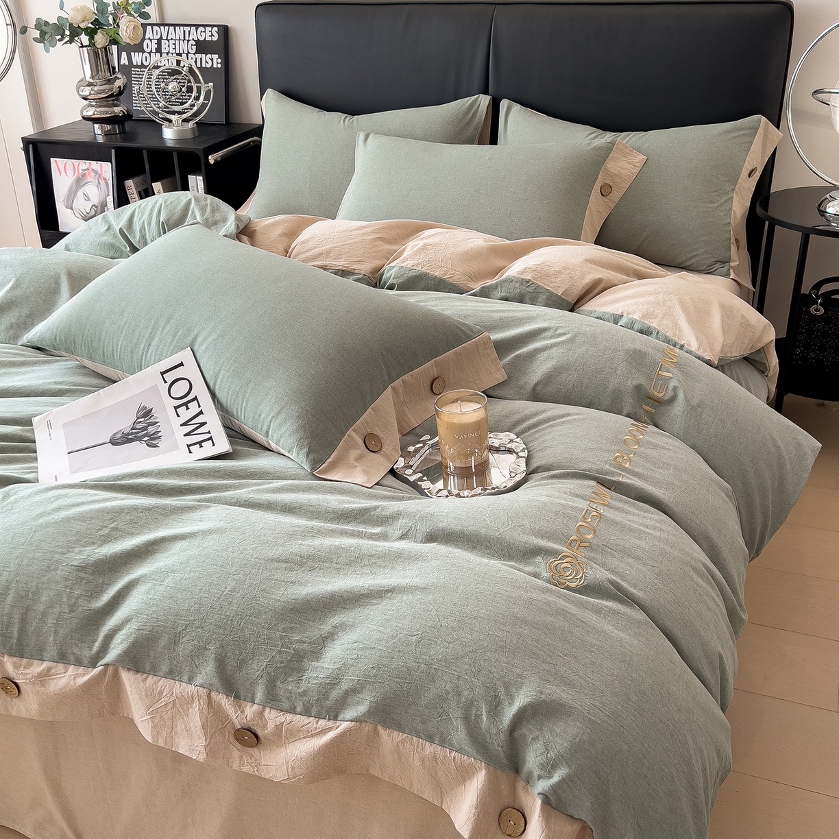 91家纺网 家纺一手货源 找家纺 芃成家纺 2025新款A类全棉色织水洗棉纽扣绣花四件套 纽扣款-浅蓝拼卡其