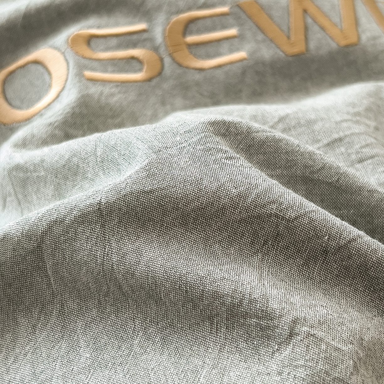 91家纺网 家纺一手货源 找家纺 芃成家纺 2025新款A类全棉色织水洗棉纽扣绣花四件套 纽扣款-浅蓝拼卡其