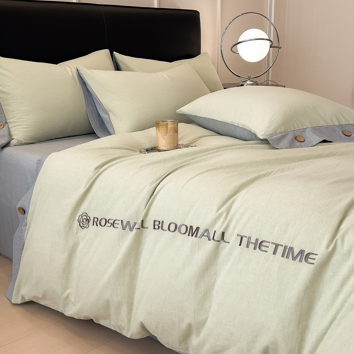 91家纺网 家纺一手货源 找家纺 芃成家纺 2025新款A类全棉色织水洗棉纽扣绣花四件套 纽扣款-浅绿拼浅灰