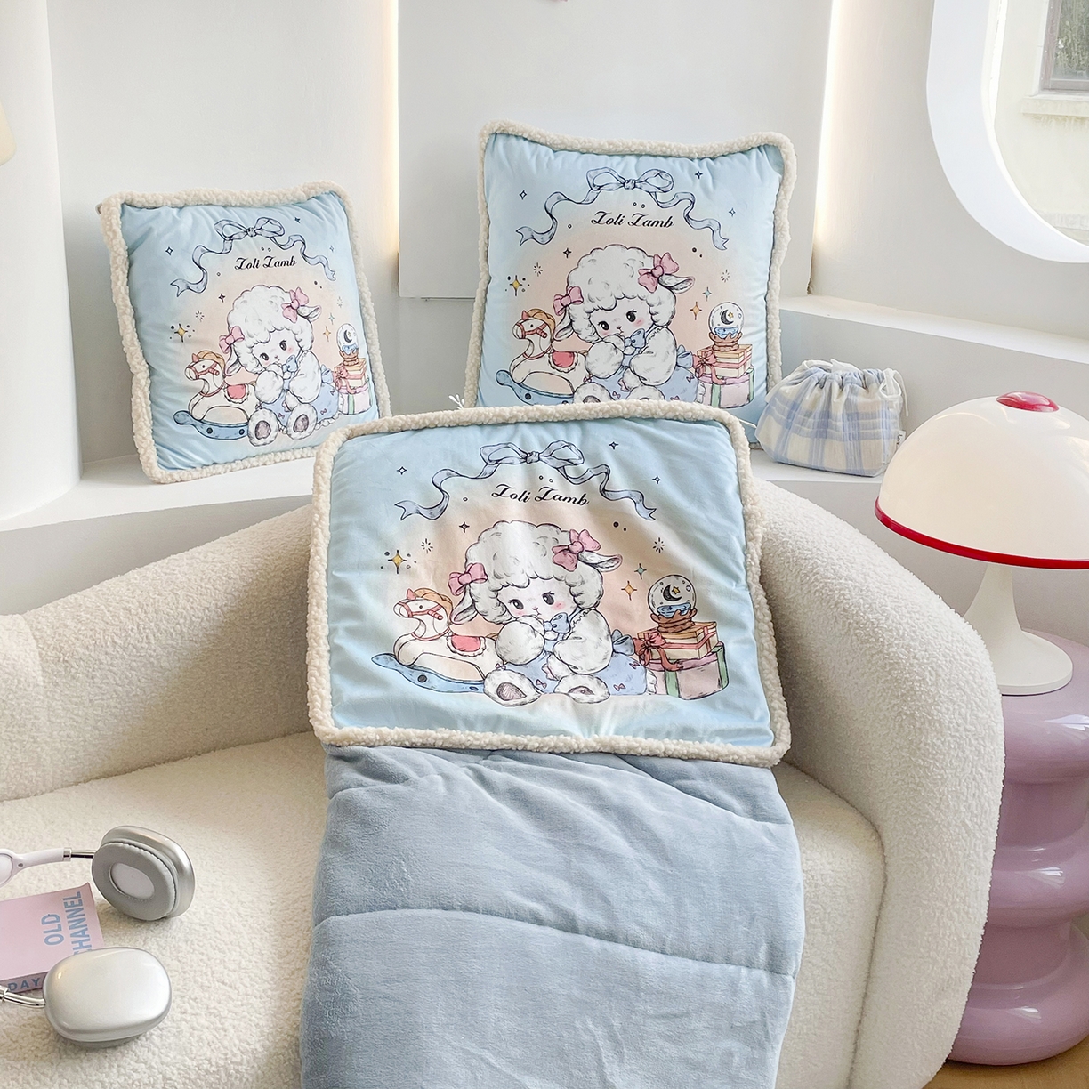 91家纺网 家纺一手货源 找家纺 番茄+ 2025新款羊羔毛花边绒抱枕被 美羊羊