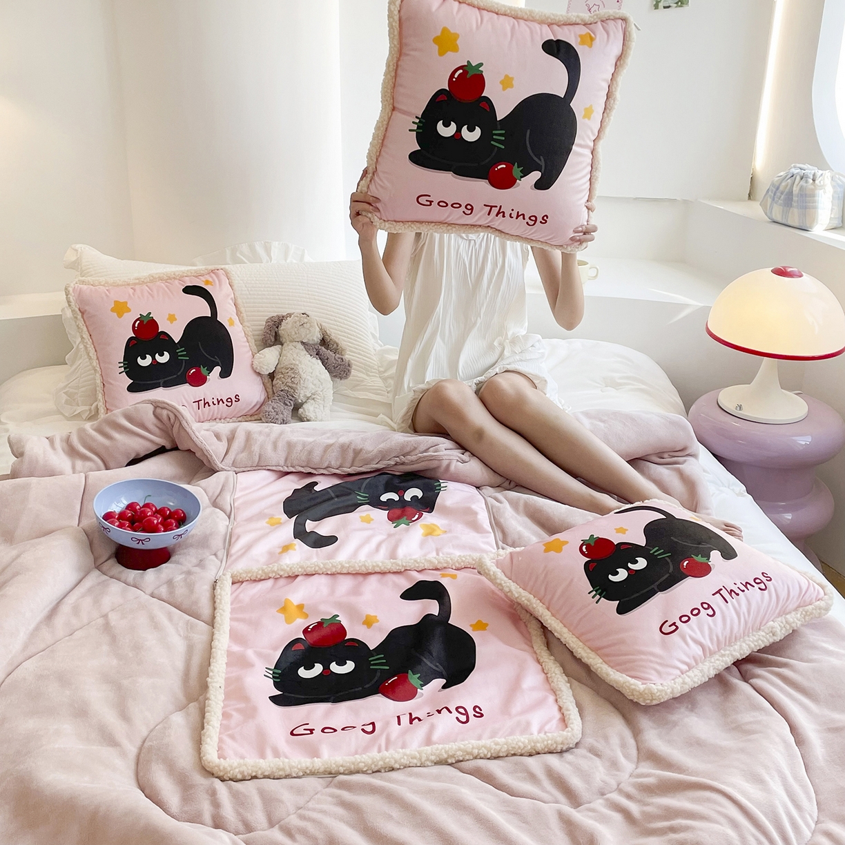 番茄+ 2025新款羊羔毛花边绒抱枕被 番茄猫