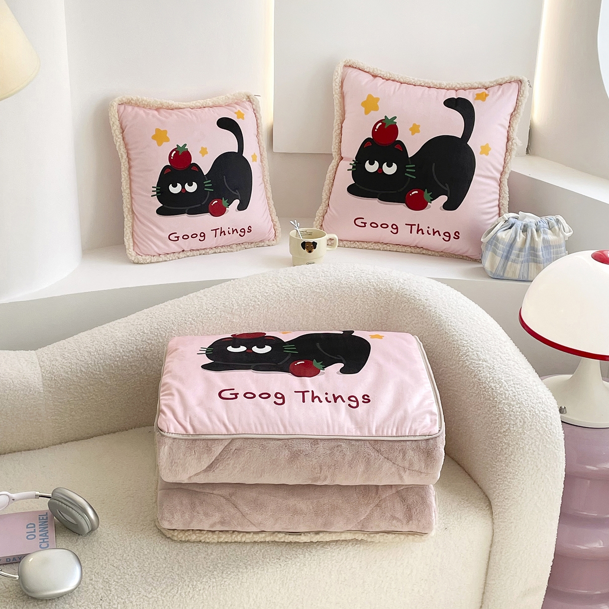 91家纺网 家纺一手货源 找家纺 番茄+ 2025新款羊羔毛花边绒抱枕被 番茄猫