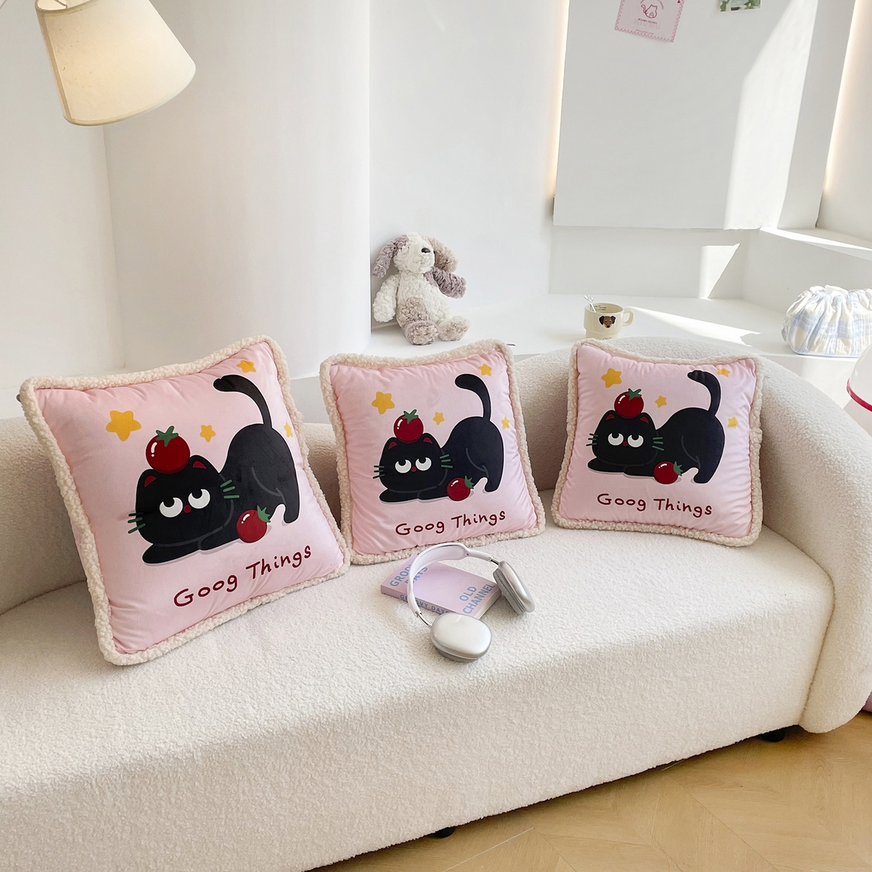 91家纺网 家纺一手货源 找家纺 番茄+ 2025新款羊羔毛花边绒抱枕被 番茄猫