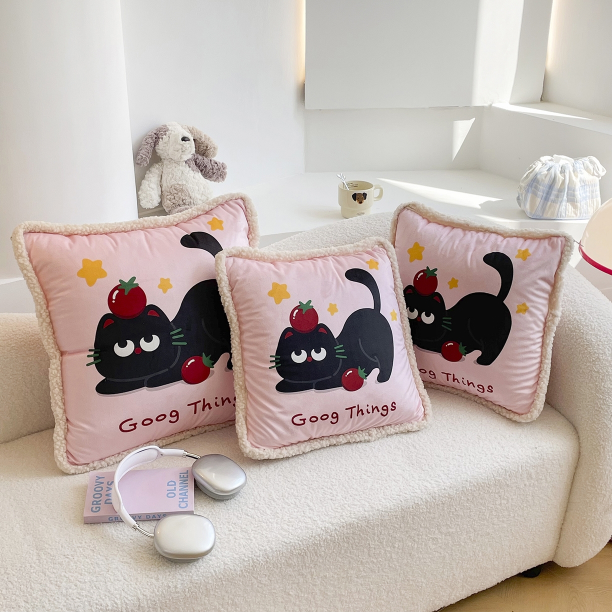 91家纺网 家纺一手货源 找家纺 番茄+ 2025新款羊羔毛花边绒抱枕被 番茄猫