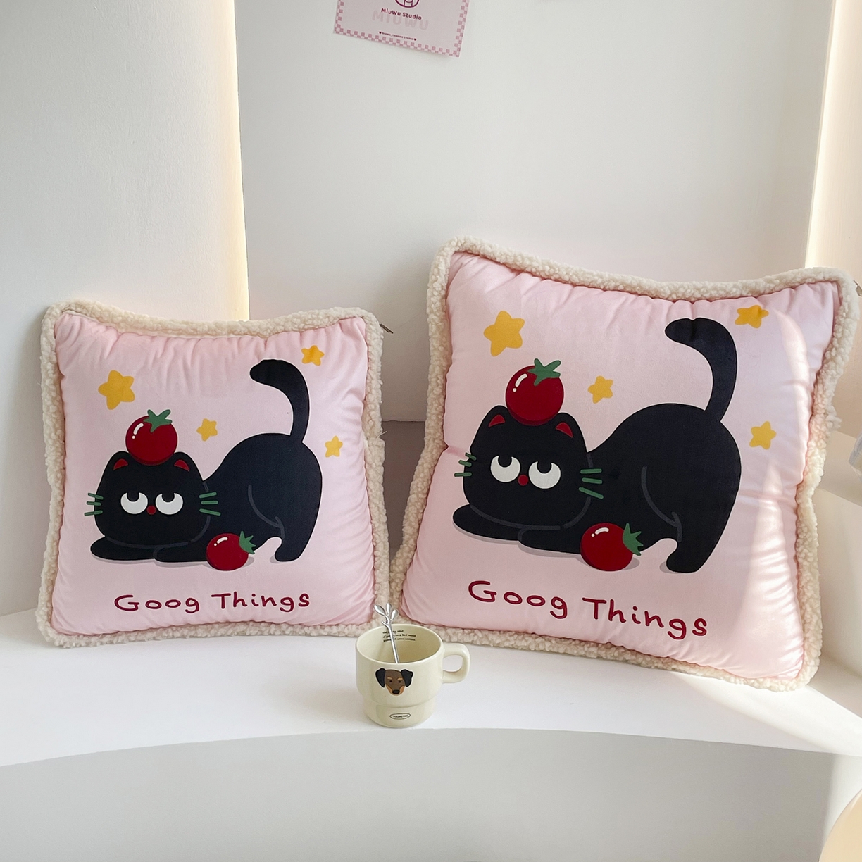 91家纺网 家纺一手货源 找家纺 番茄+ 2025新款羊羔毛花边绒抱枕被 番茄猫