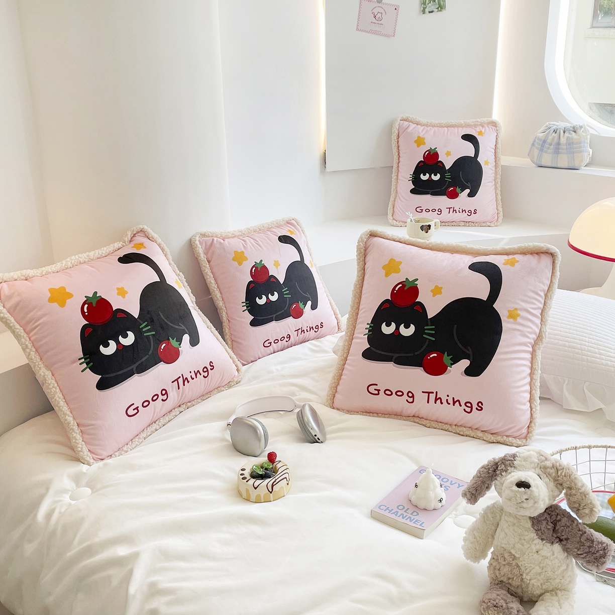 91家纺网 家纺一手货源 找家纺 番茄+ 2025新款羊羔毛花边绒抱枕被 番茄猫