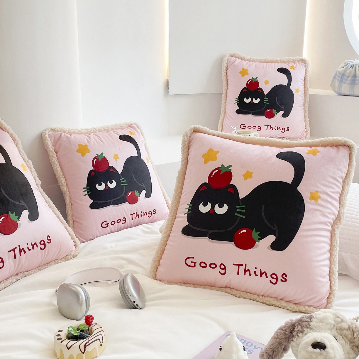 91家纺网 家纺一手货源 找家纺 番茄+ 2025新款羊羔毛花边绒抱枕被 番茄猫