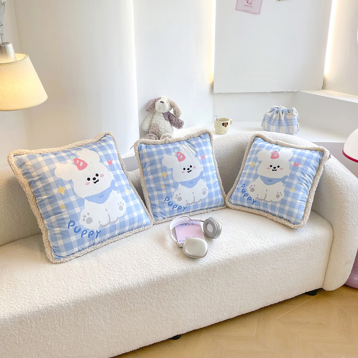 91家纺网 家纺一手货源 找家纺 番茄+ 2025新款羊羔毛花边绒抱枕被 快乐狗