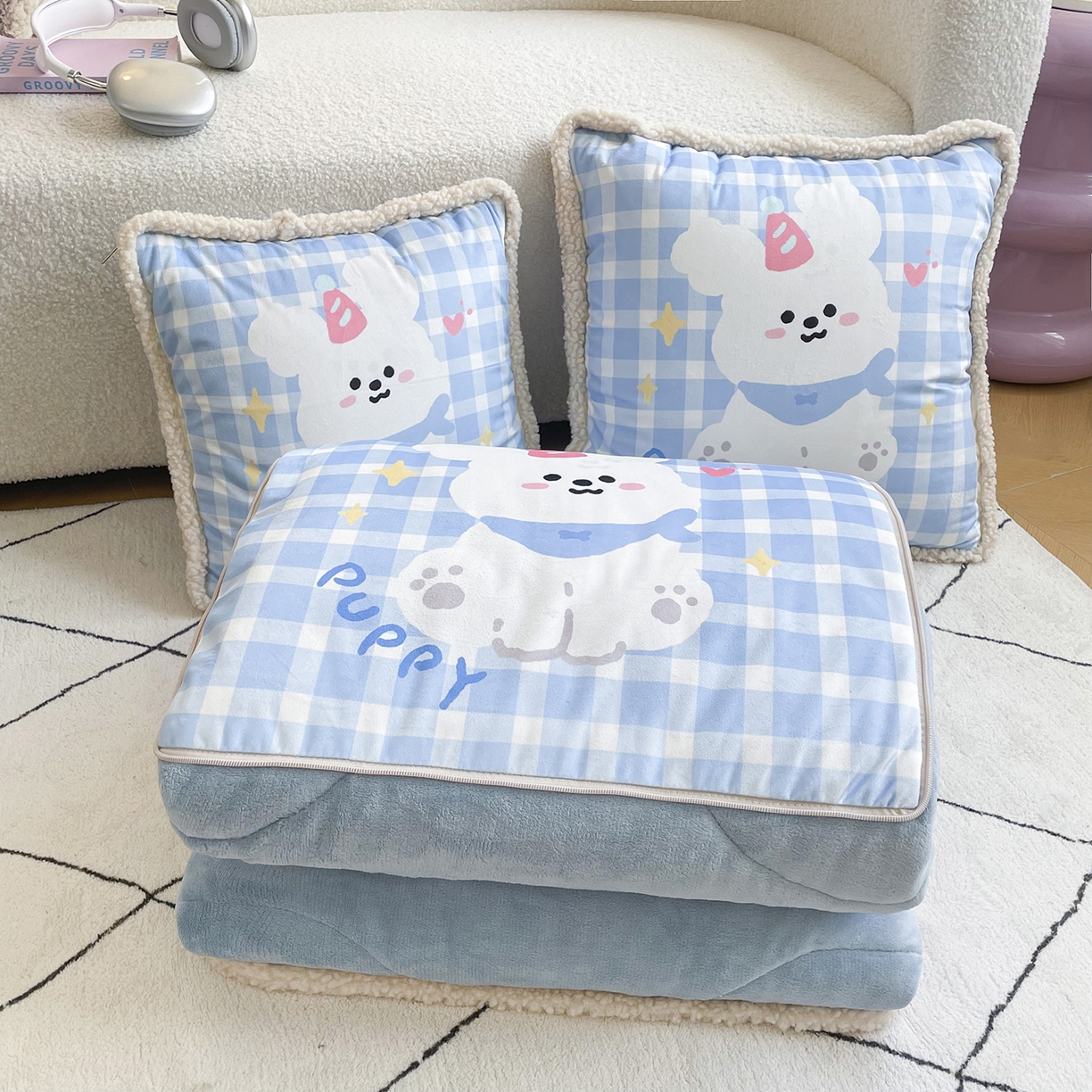 91家纺网 家纺一手货源 找家纺 番茄+ 2025新款羊羔毛花边绒抱枕被 快乐狗