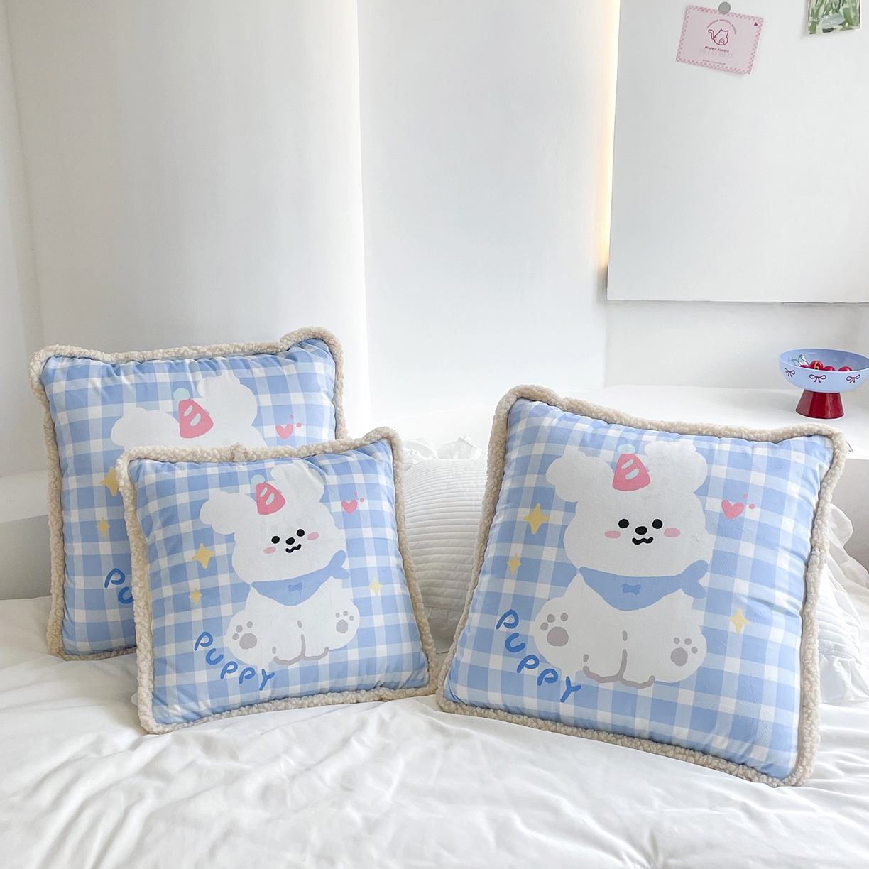 91家纺网 家纺一手货源 找家纺 番茄+ 2025新款羊羔毛花边绒抱枕被 快乐狗