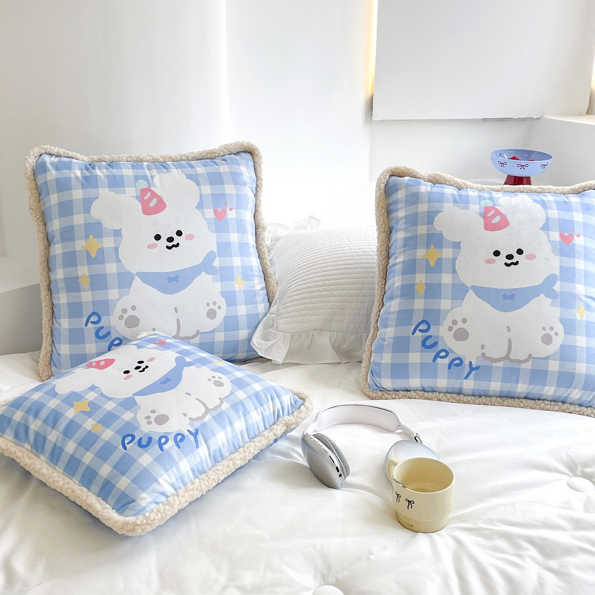 91家纺网 家纺一手货源 找家纺 番茄+ 2025新款羊羔毛花边绒抱枕被 快乐狗