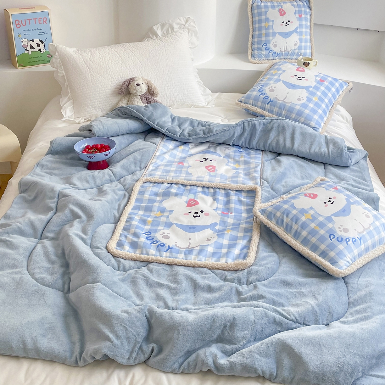 91家纺网 家纺一手货源 找家纺 番茄+ 2025新款羊羔毛花边绒抱枕被 快乐狗