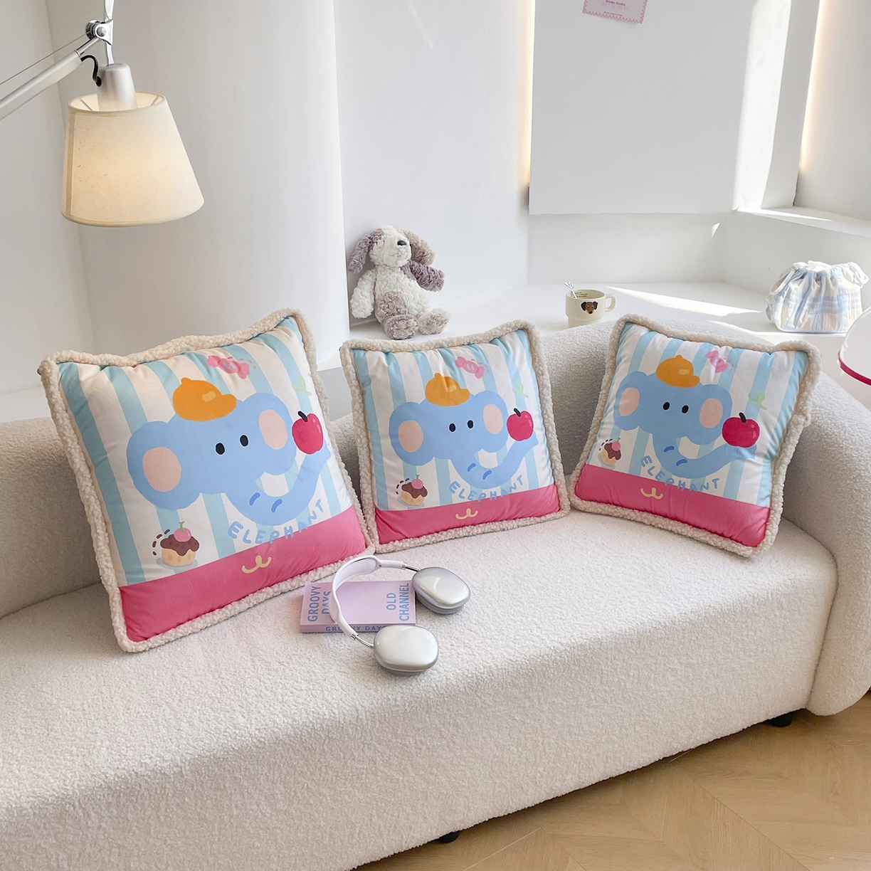 91家纺网 家纺一手货源 找家纺 番茄+ 2025新款羊羔毛花边绒抱枕被 苹果象