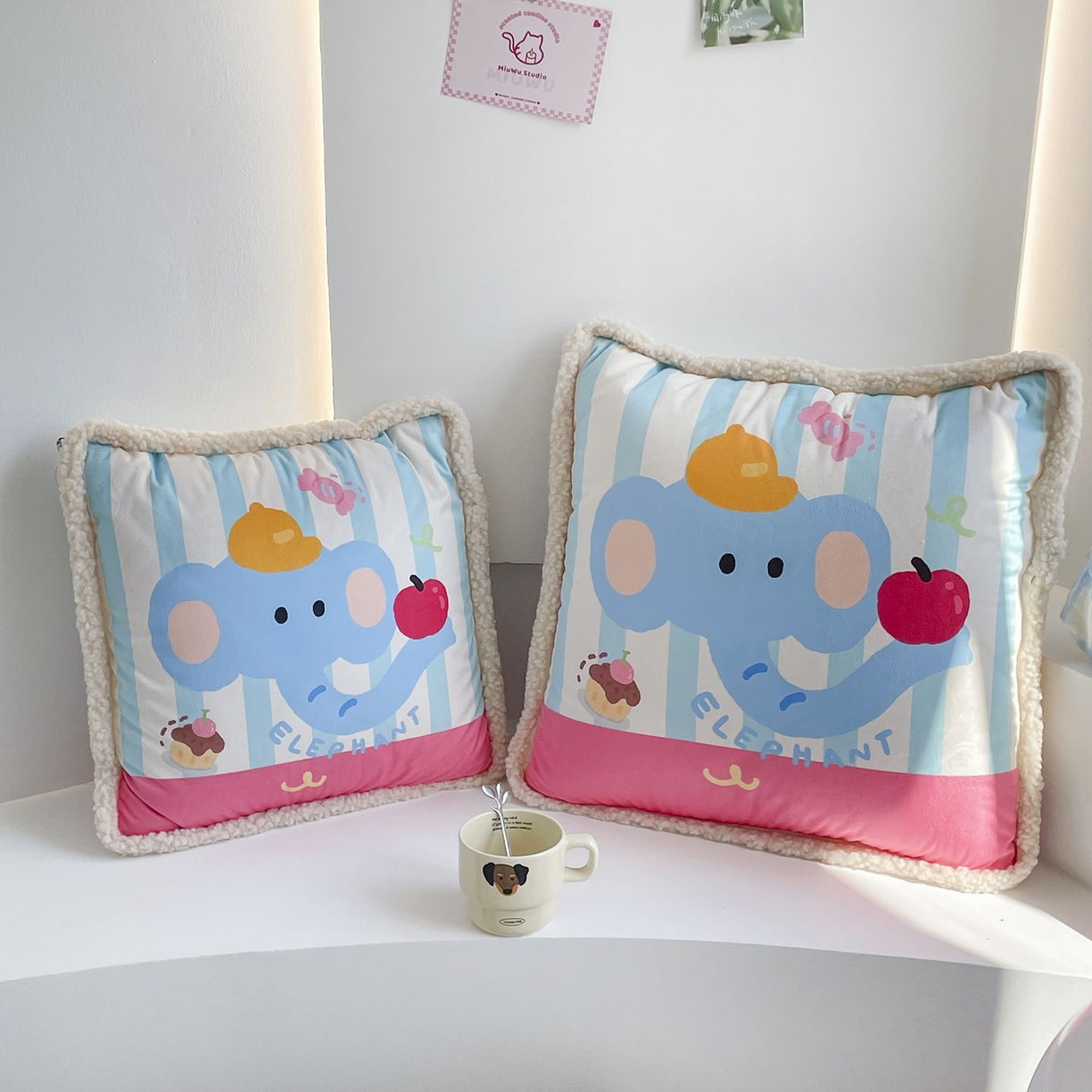 91家纺网 家纺一手货源 找家纺 番茄+ 2025新款羊羔毛花边绒抱枕被 苹果象