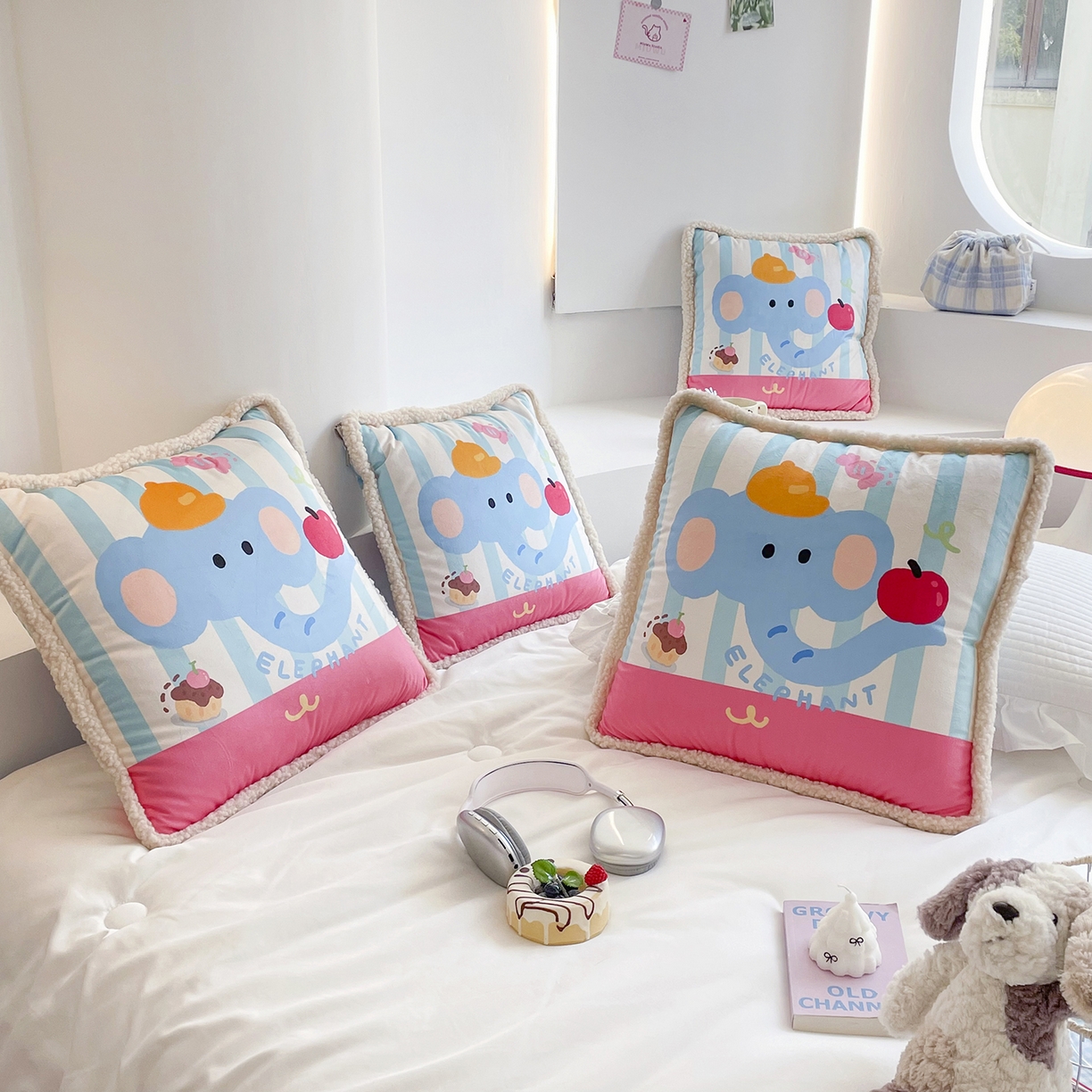 91家纺网 家纺一手货源 找家纺 番茄+ 2025新款羊羔毛花边绒抱枕被 苹果象