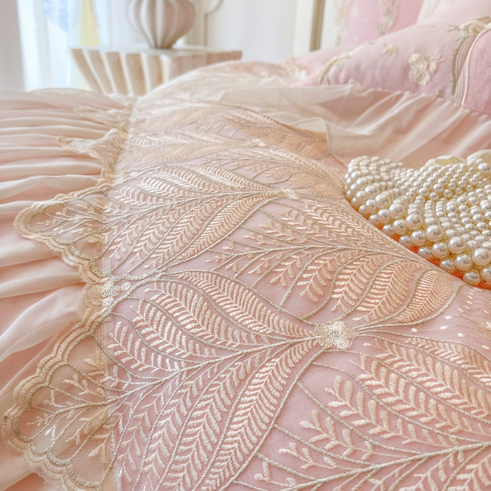 91家纺网 家纺一手货源 找家纺 （总）网红馆（ck家纺） 2025新款亲肤舒适牛奶绒蕾丝边床裙四件套-秘密花园