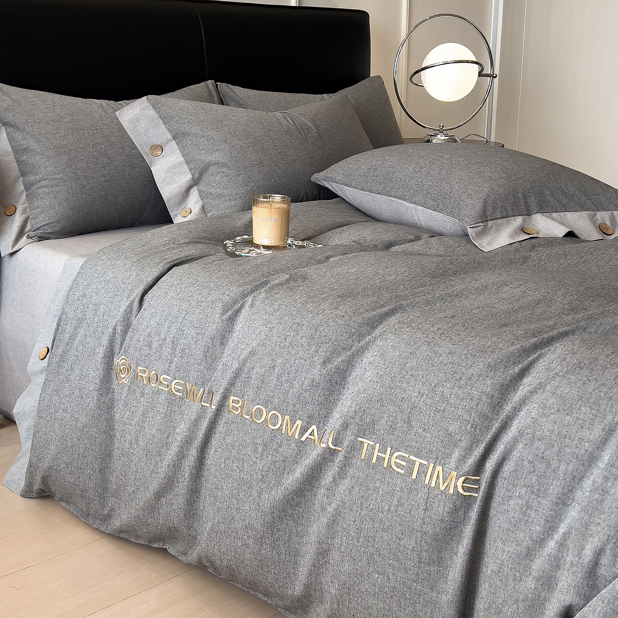 91家纺网 家纺一手货源 找家纺 芃成家纺 2025新款A类全棉色织水洗棉纽扣绣花四件套 纽扣款-深灰拼浅灰