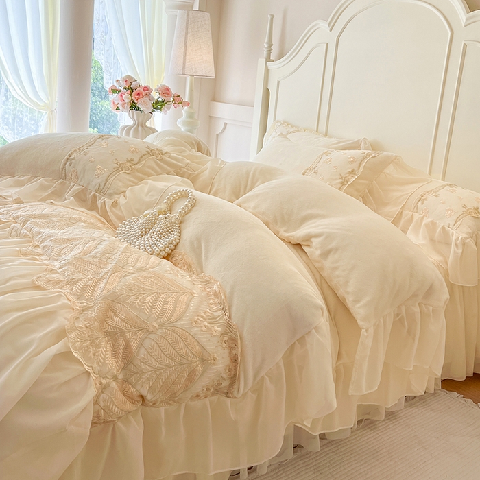 91家纺网 家纺一手货源 找家纺 （总）网红馆（ck家纺） 2025新款亲肤舒适牛奶绒蕾丝边床裙四件套-秘密花园