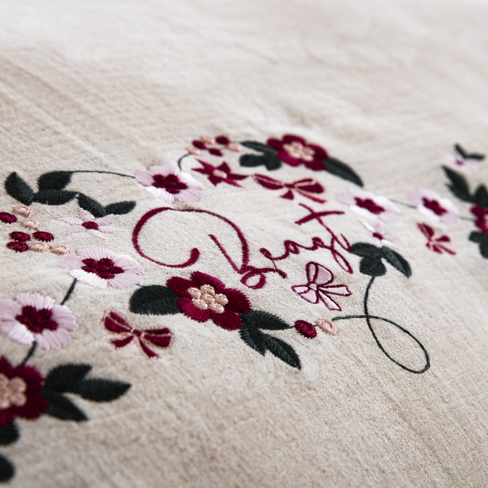 91家纺网 家纺一手货源 找家纺 鲁爱 2025新款棉麻花边绣花款四件套   浣溪沙-红