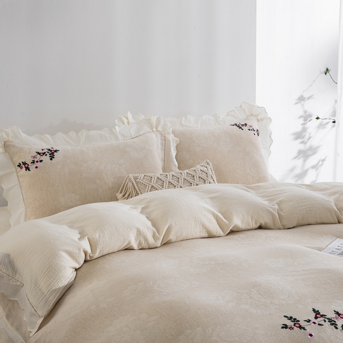 91家纺网 家纺一手货源 找家纺 鲁爱 2025新款棉麻花边绣花款四件套   浣溪沙-红