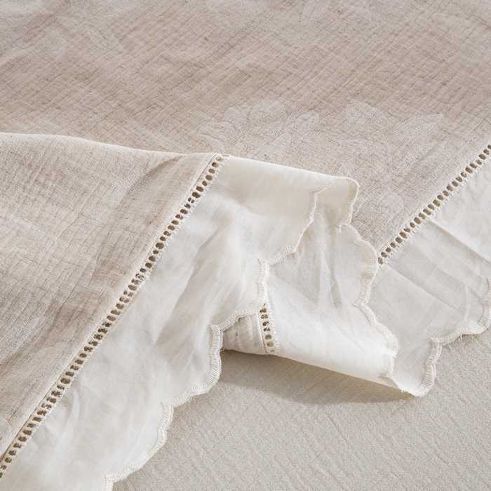 91家纺网 家纺一手货源 找家纺 鲁爱 2025新款棉麻花边绣花款四件套   浣溪沙-红