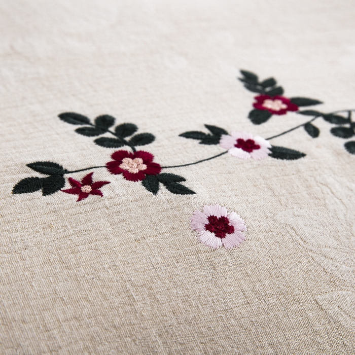 91家纺网 家纺一手货源 找家纺 鲁爱 2025新款棉麻花边绣花款四件套   浣溪沙-红