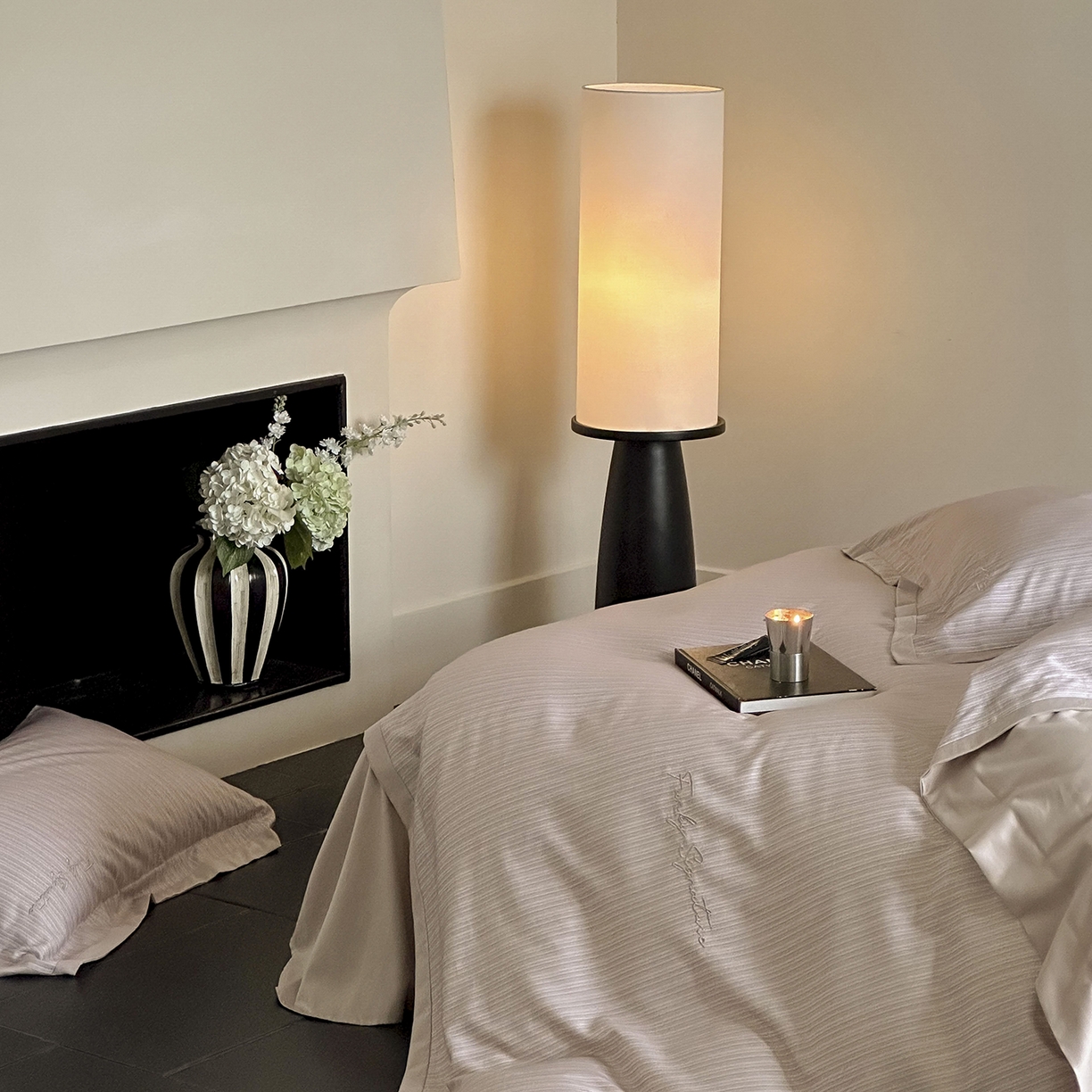 91家纺网 家纺一手货源 找家纺 （总）黛舒家居 2025新款天丝棉磨毛字母刺绣小宽边四件套-纪梵希