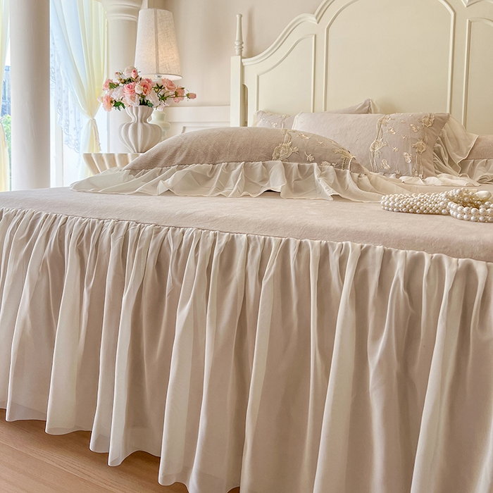 91家纺网 家纺一手货源 找家纺 网红馆（ck家纺） 2025新款亲肤舒适牛奶绒蕾丝边床裙四件套-秘密花园 秘密花园-卡其