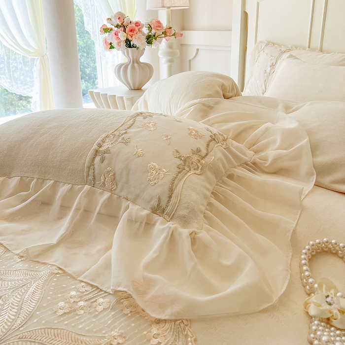 91家纺网 家纺一手货源 找家纺 网红馆（ck家纺） 2025新款亲肤舒适牛奶绒蕾丝边床裙四件套-秘密花园 秘密花园-米色