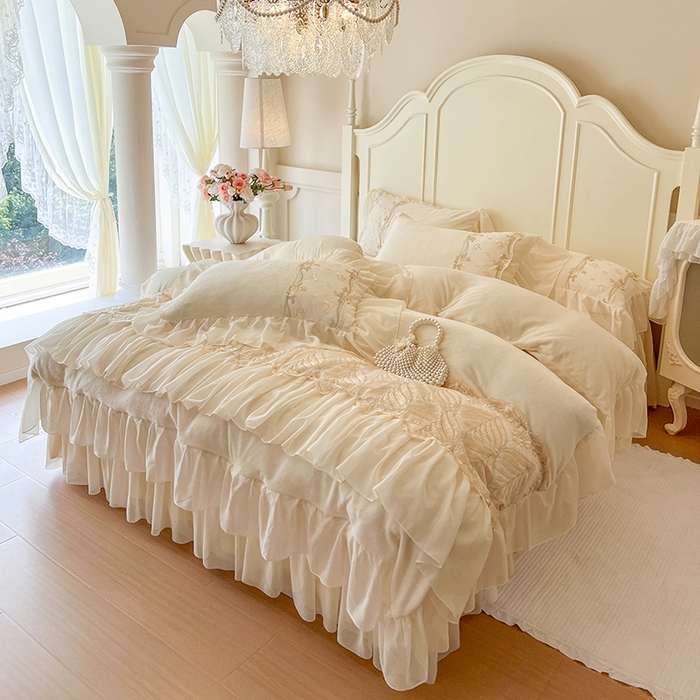 91家纺网 家纺一手货源 找家纺 网红馆（ck家纺） 2025新款亲肤舒适牛奶绒蕾丝边床裙四件套-秘密花园 秘密花园-米色