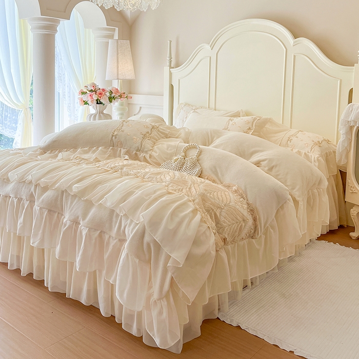 91家纺网 家纺一手货源 找家纺 网红馆（ck家纺） 2025新款亲肤舒适牛奶绒蕾丝边床裙四件套-秘密花园 秘密花园-米色