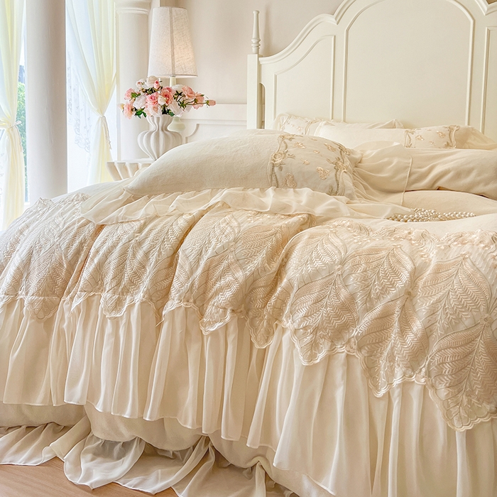 91家纺网 家纺一手货源 找家纺 网红馆（ck家纺） 2025新款亲肤舒适牛奶绒蕾丝边床裙四件套-秘密花园 秘密花园-米色