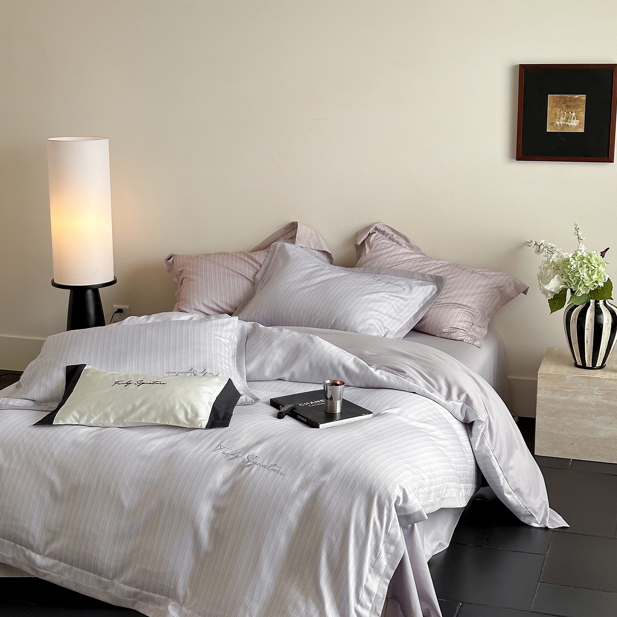 91家纺网 家纺一手货源 找家纺 黛舒家居 2025新款天丝棉磨毛字母刺绣小宽边四件套-纪梵希 纪梵希-紫灰