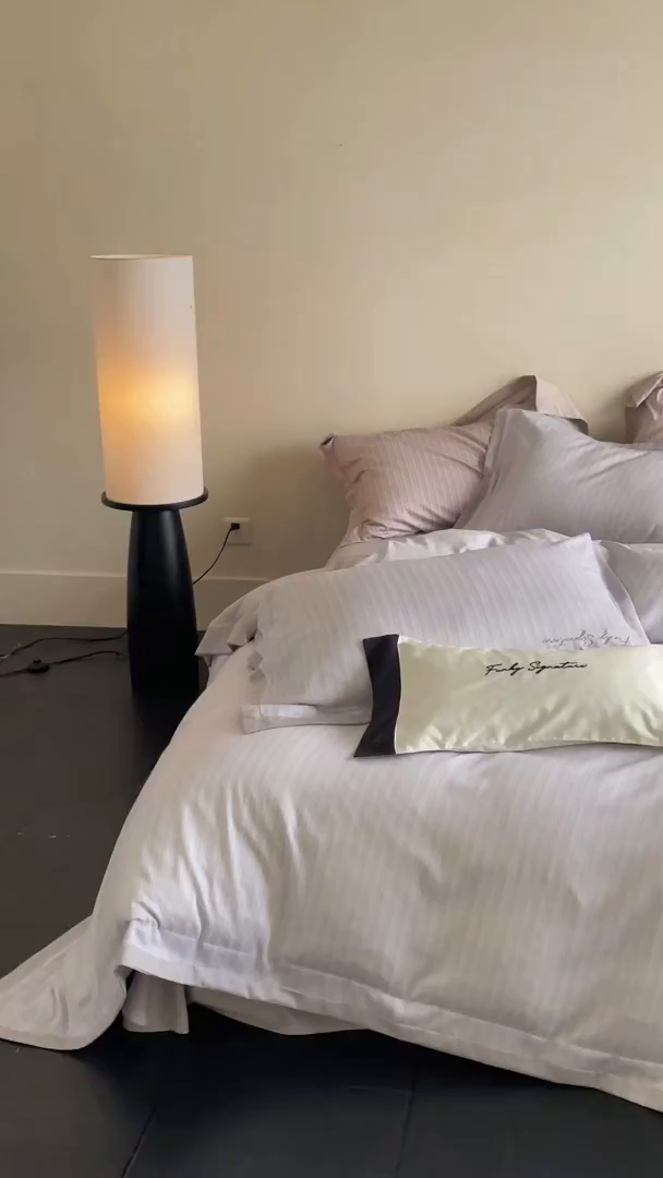 91家纺网 家纺一手货源 找家纺 黛舒家居 2025新款天丝棉磨毛字母刺绣小宽边四件套-纪梵希 纪梵希-紫灰