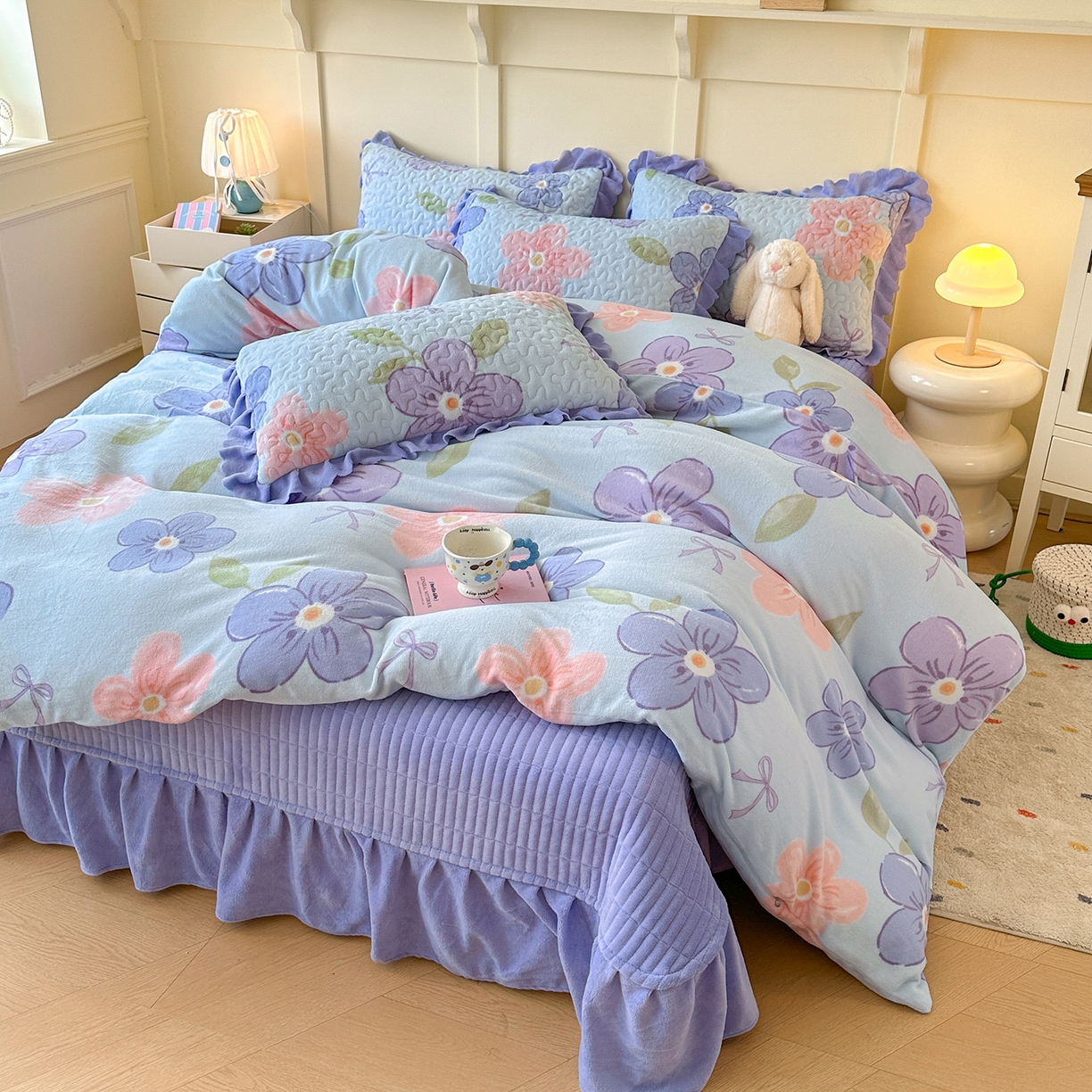 91家纺网 家纺一手货源 找家纺 珍爱家纺 2025新款高克重牛奶绒加厚保暖印花床盖四件套热款 梦境花开