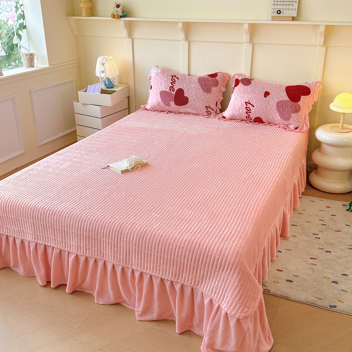 91家纺网 家纺一手货源 找家纺 （总）珍爱家纺 2025新款高克重牛奶绒加厚保暖印花床盖四件套热款