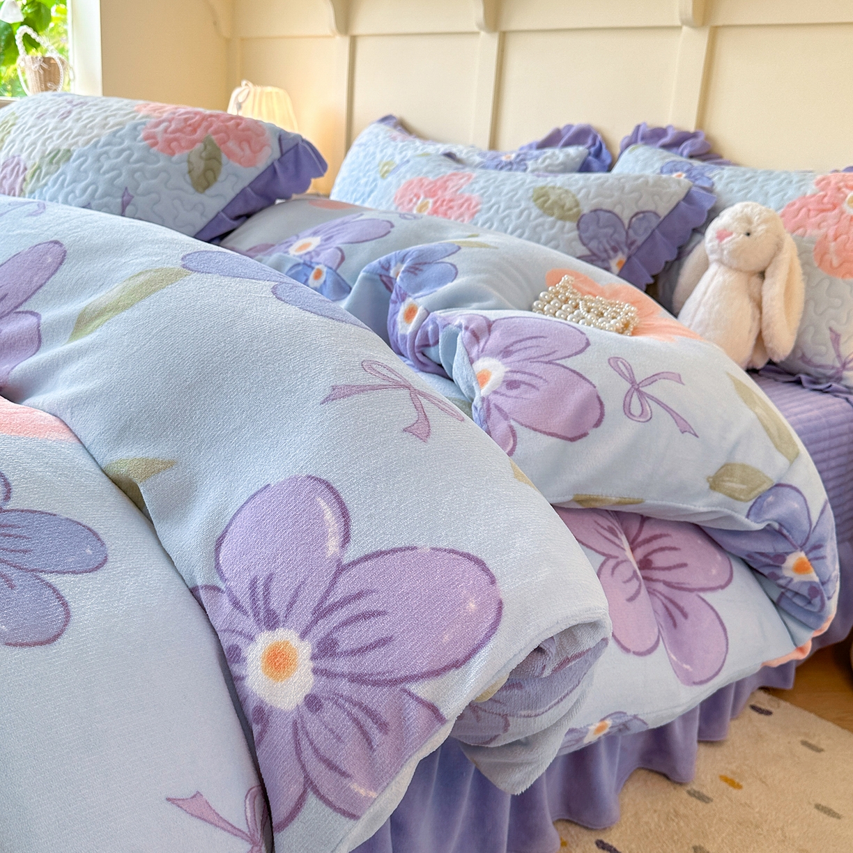 91家纺网 家纺一手货源 找家纺 （总）珍爱家纺 2025新款高克重牛奶绒加厚保暖印花床盖四件套热款