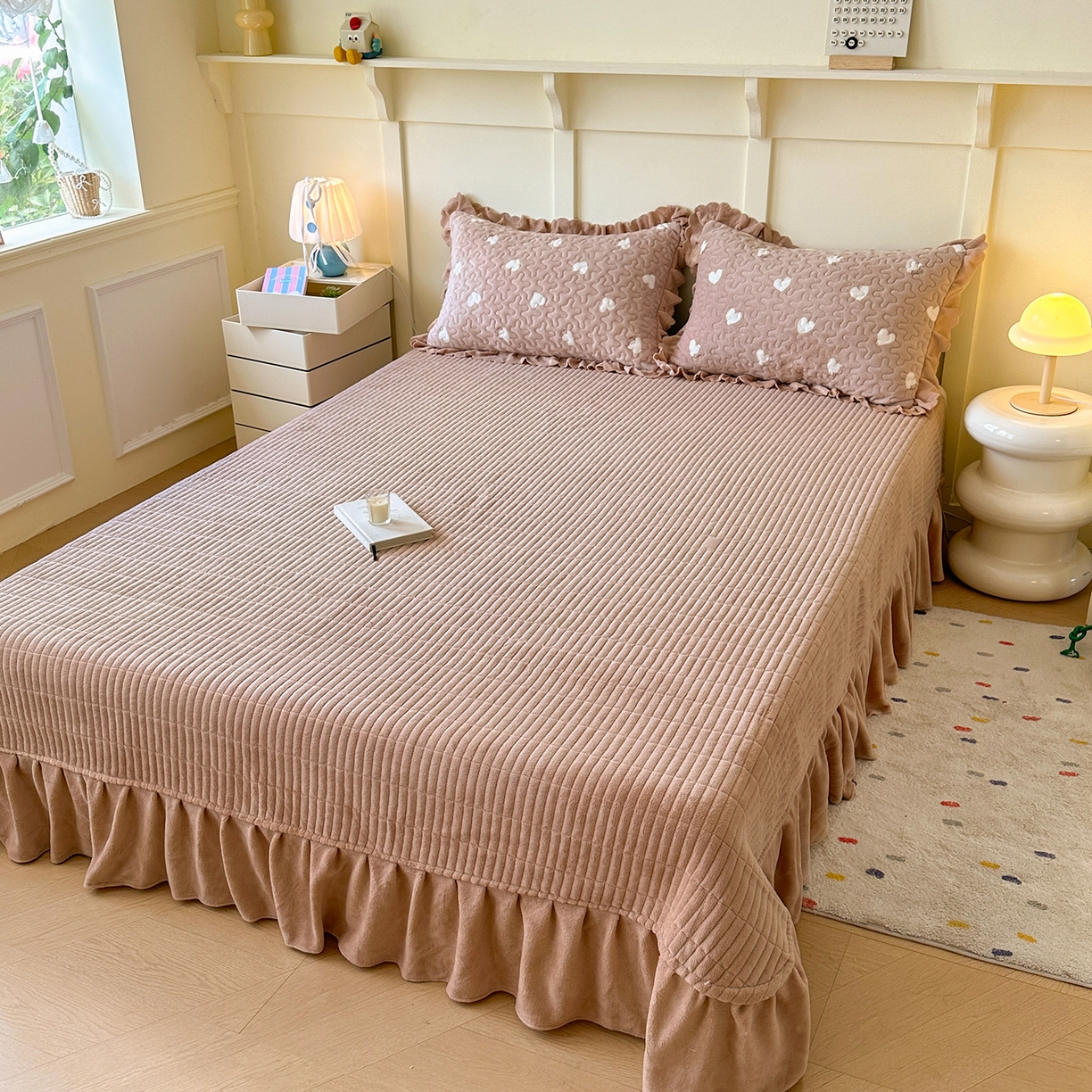 91家纺网 家纺一手货源 找家纺 珍爱家纺 2025新款高克重牛奶绒加厚保暖印花床盖四件套热款 心心相印-咖