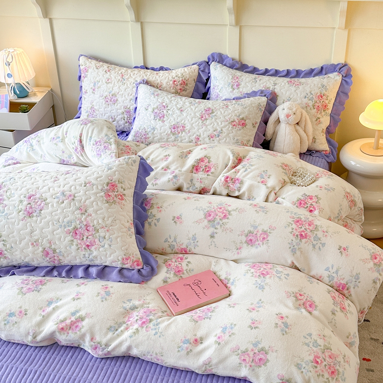 91家纺网 家纺一手货源 找家纺 珍爱家纺 2025新款高克重牛奶绒加厚保暖印花床盖四件套热款 繁花似锦