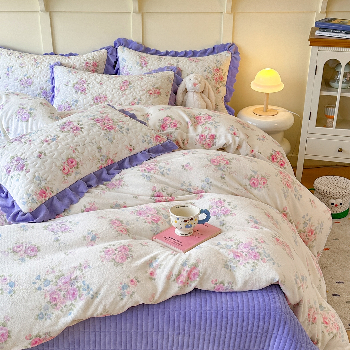 91家纺网 家纺一手货源 找家纺 珍爱家纺 2025新款高克重牛奶绒加厚保暖印花床盖四件套热款 繁花似锦