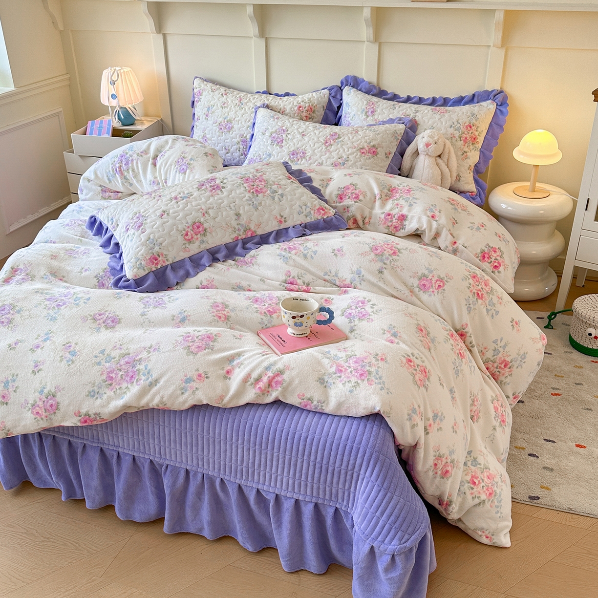 91家纺网 家纺一手货源 找家纺 珍爱家纺 2025新款高克重牛奶绒加厚保暖印花床盖四件套热款 繁花似锦